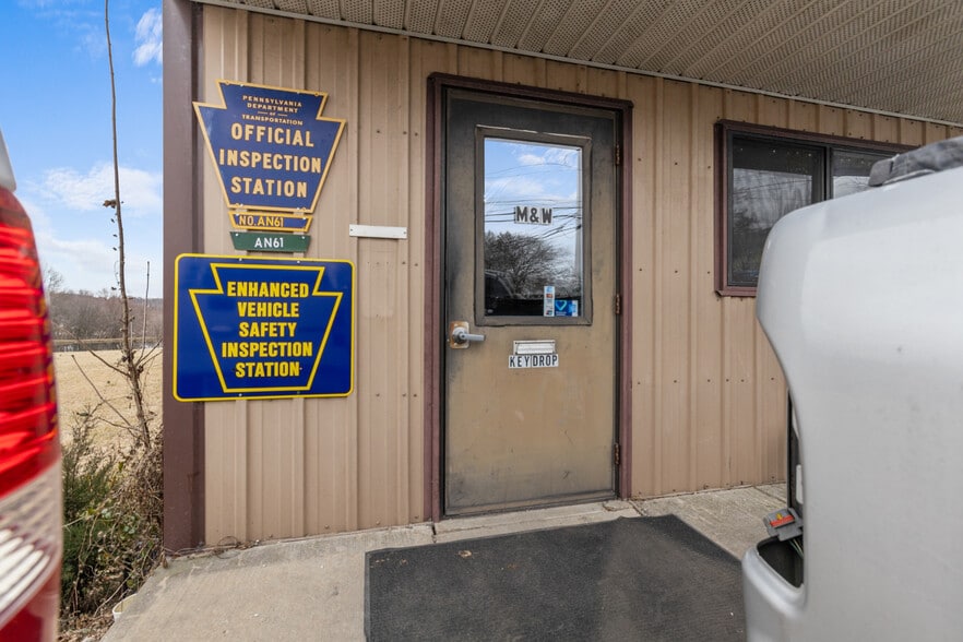 More Photos Of 399 Nottingham Rd, Nottingham General Retail For Sale