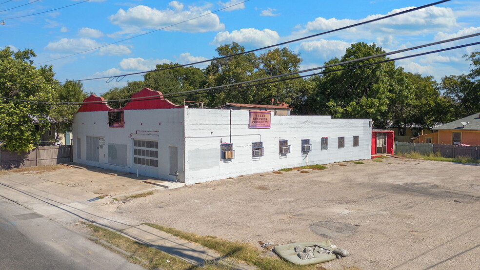 Primary Photo Of 1812 S Presa St, San Antonio Freestanding For Sale