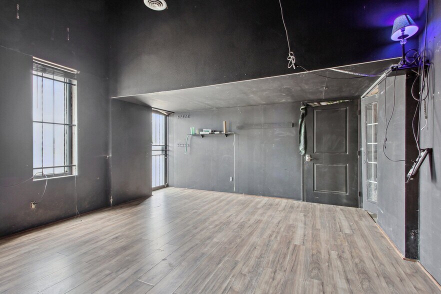 More Photos Of 947 Federal Blvd, Denver Warehouse For Sale