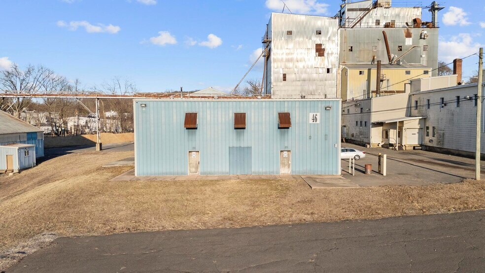 More Photos Of 46 Apel Pl, Manchester Warehouse For Sale