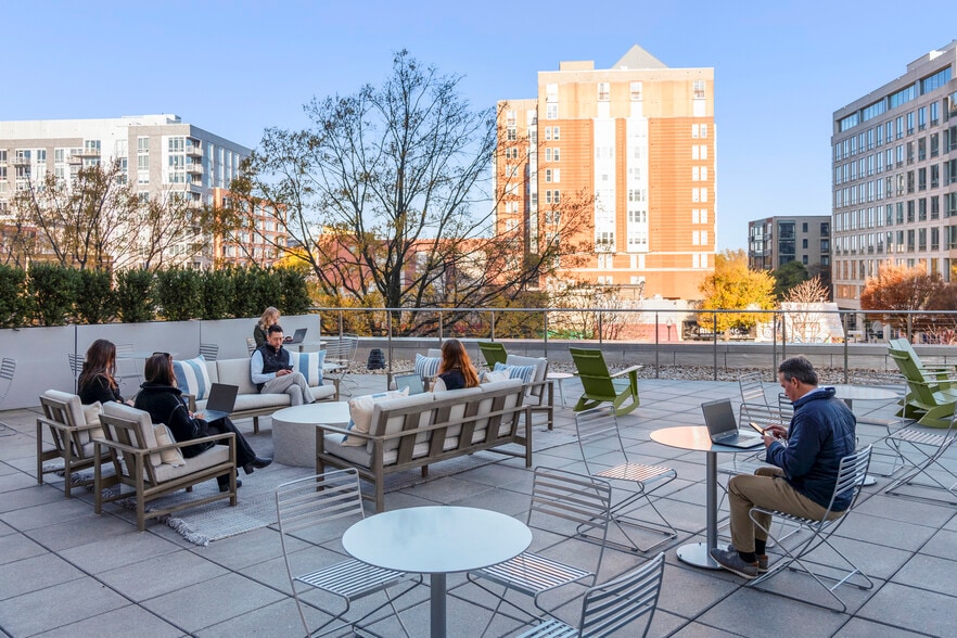 More Photos Of 3100 Clarendon Blvd, Arlington Office Residential For Lease