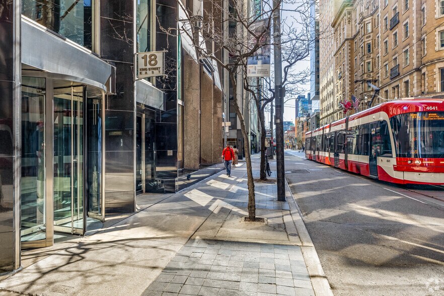 More Photos Of 18 King St E, Toronto Office For Lease