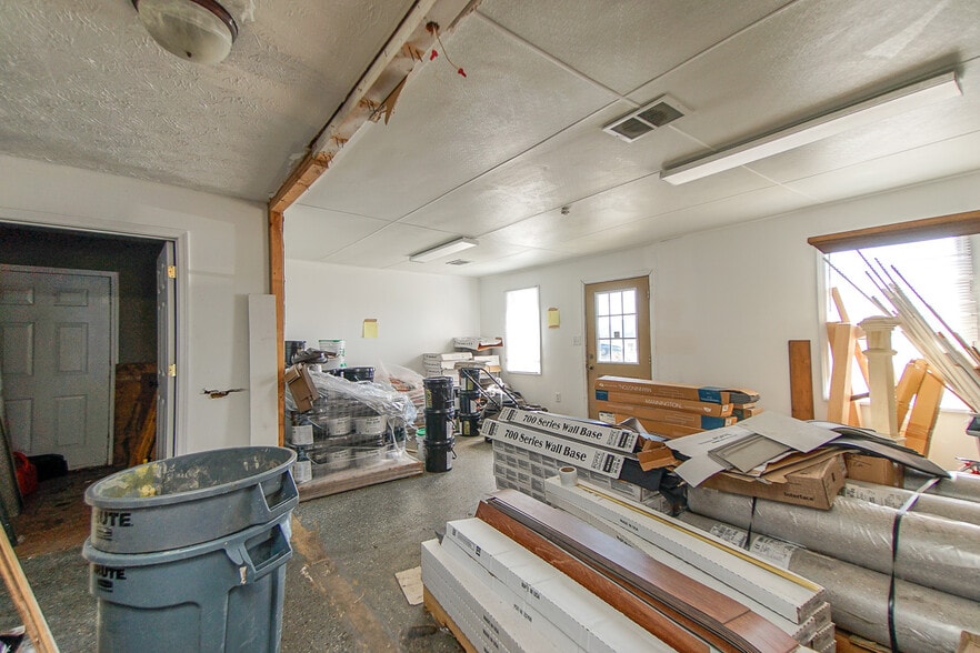 More Photos Of 2362 W Broad St, Athens Freestanding For Sale