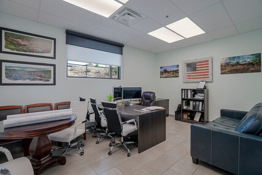 More Photos Of 3207 Lakeside Vlg, Prescott Office For Sale