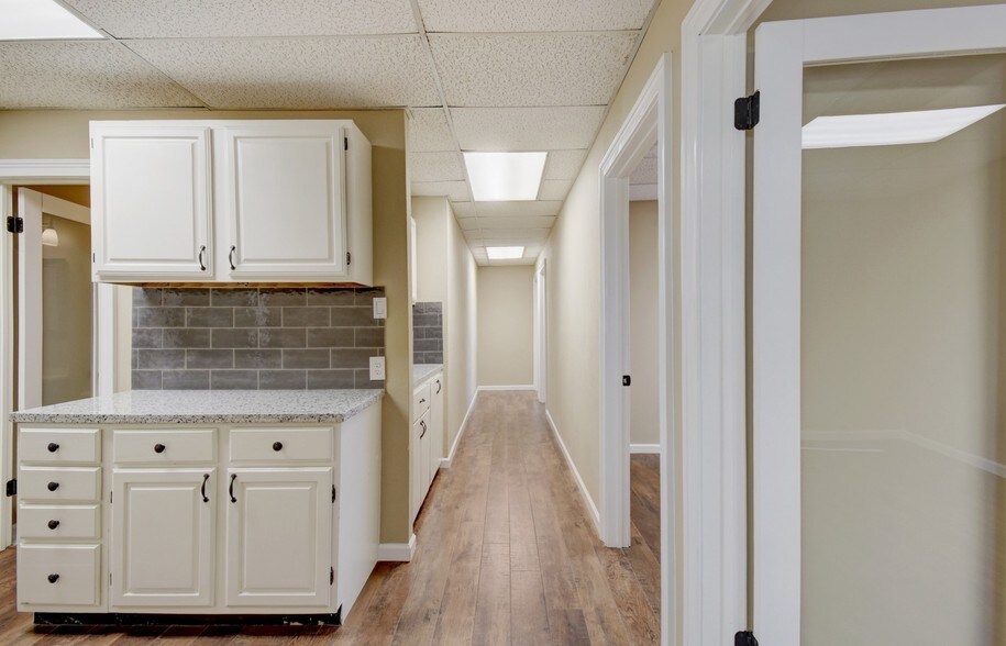 More Photos Of 13740 N Highway 183, Austin Office For Sale