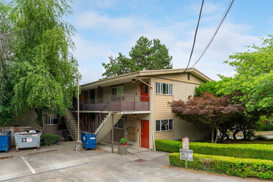 More Photos Of 600 W Emerson St, Seattle Apartments For Sale