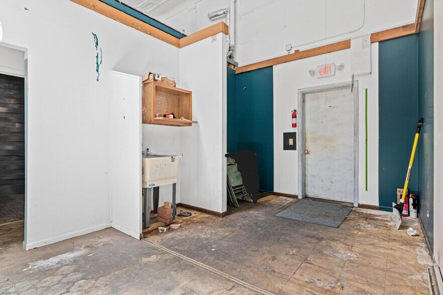 More Photos Of 251 S Knowles Ave, New Richmond Office For Sale