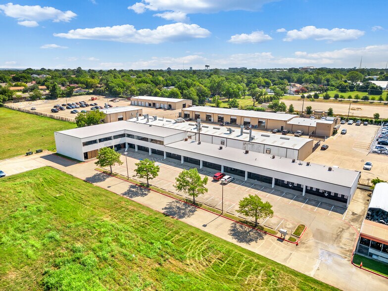 Primary Photo Of 300-331 Aaron Ave, Arlington Warehouse For Lease