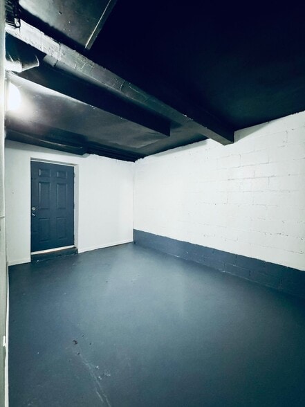 More Photos Of 25 Maynard Ct, Pontiac Apartments For Sale