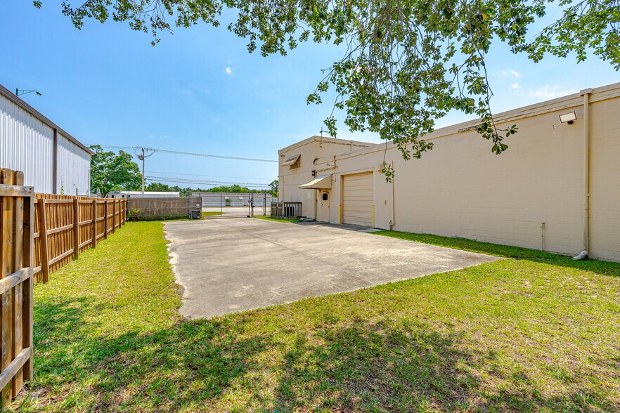 More Photos Of 974 S Nova Rd, Ormond Beach Industrial For Sale