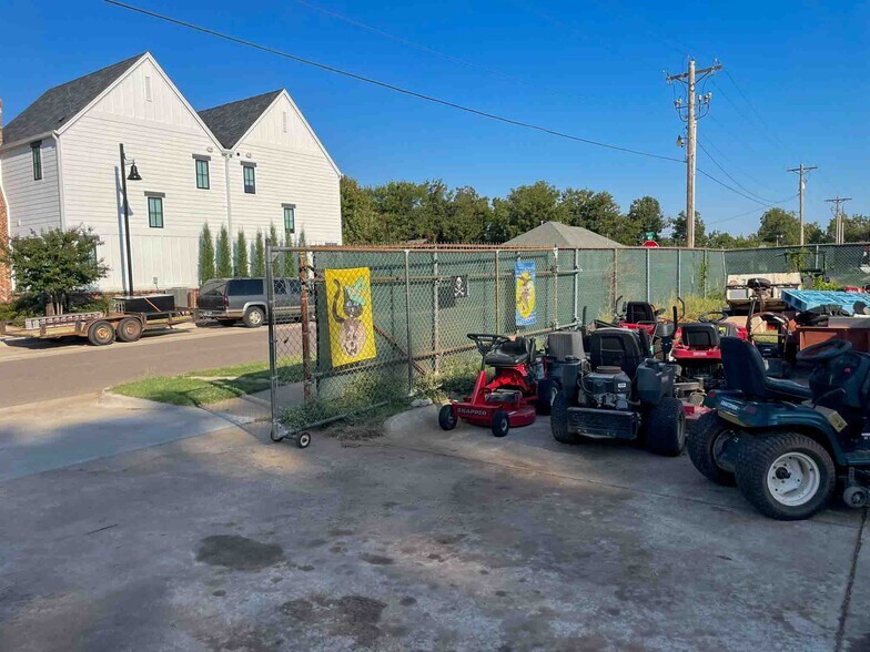 More Photos Of 126 W Main St, Edmond Freestanding For Sale