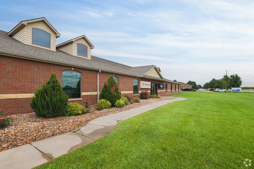 More Photos Of 1632 E 23rd Ave, Hutchinson Office For Lease