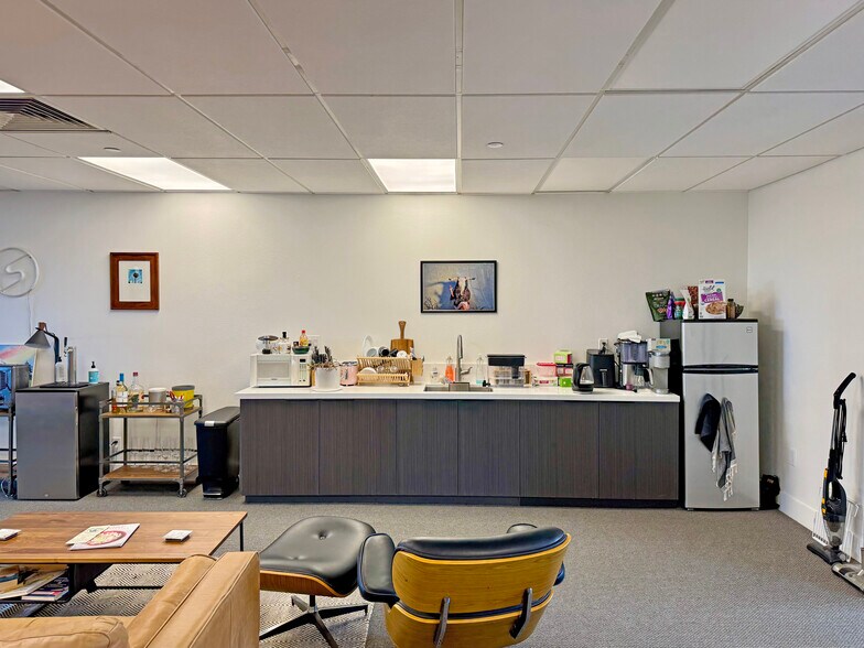 More Photos Of 1525 State St, Santa Barbara Office For Sale