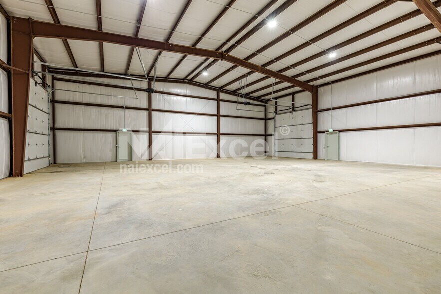 More Photos Of 1129 S Regional Park Rd, Hurricane Industrial For Lease