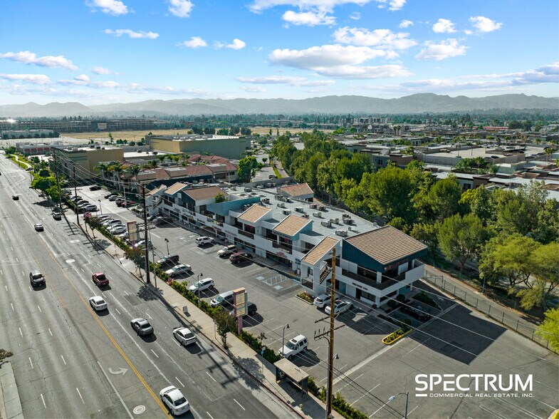 More Photos Of 21101-21163 Victory Blvd, Canoga Park Storefront Retail Office For Lease