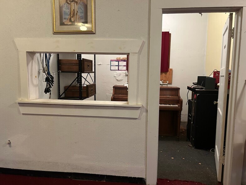 More Photos Of 1107 Spring St, Hot Springs Flex For Lease