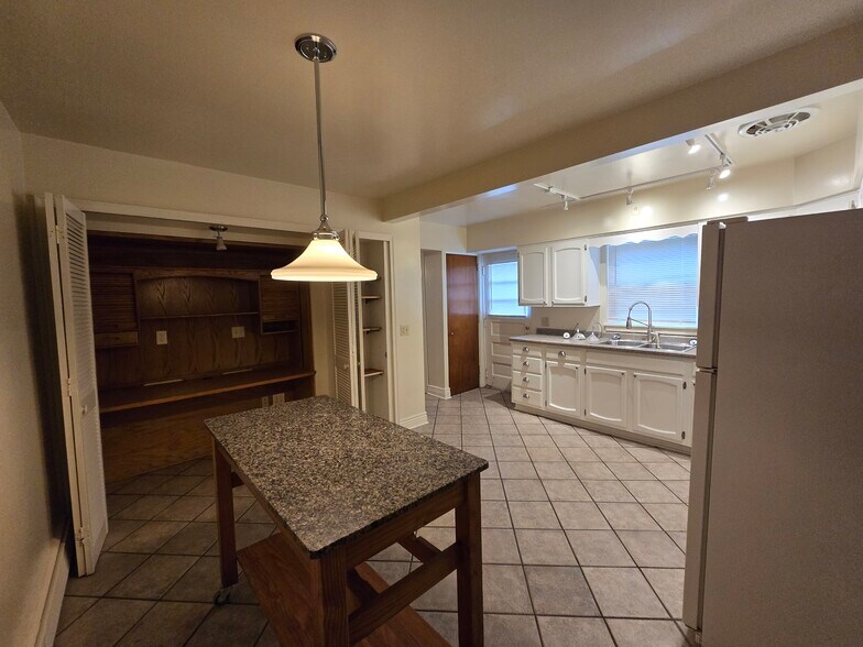More Photos Of 813 W Berry St, Fort Wayne Apartments For Sale