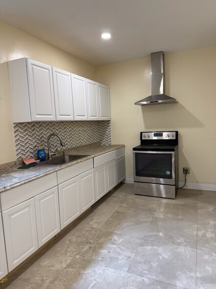 More Photos Of 707 Lexington Ave, New York Office For Lease