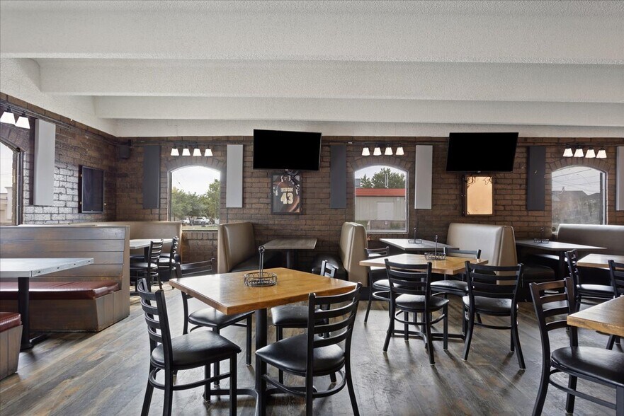 More Photos Of 122 W 6th St, Cheyenne Light Distribution For Lease