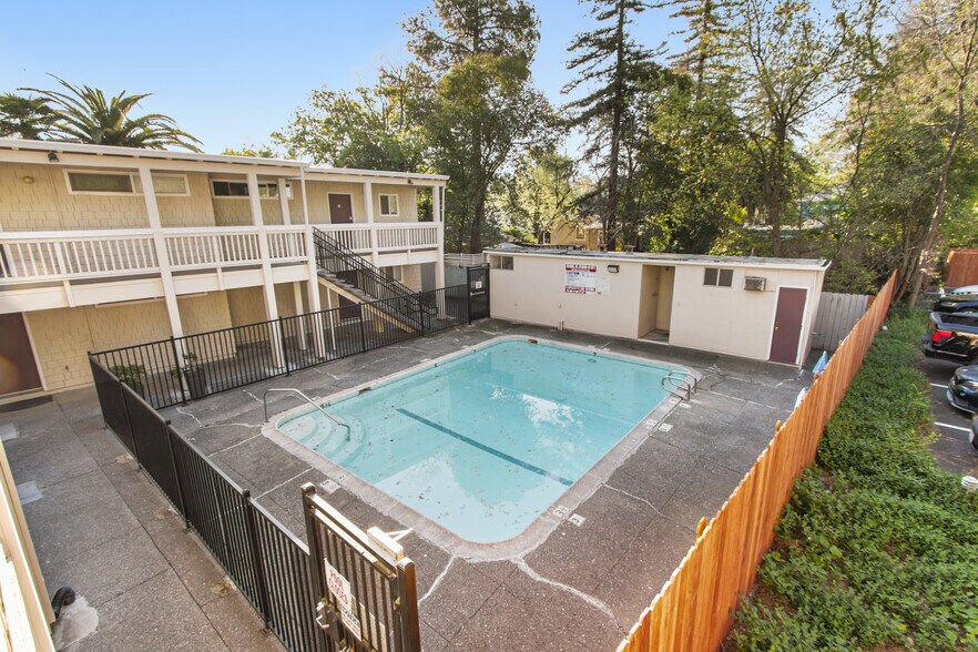 More Photos Of 745 F St, Davis Apartments For Sale