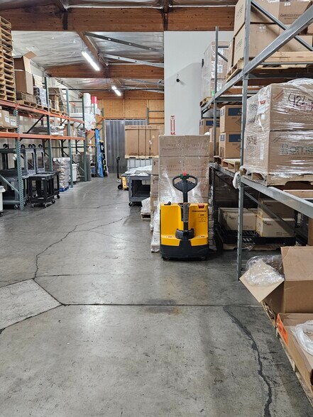 More Photos Of 19521 Business Center Dr, Northridge Warehouse For Lease