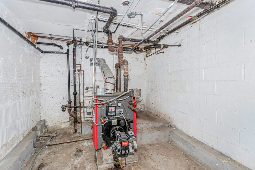 More Photos Of 3910 White Plains Rd, Bronx Storefront Retail Office For Sale