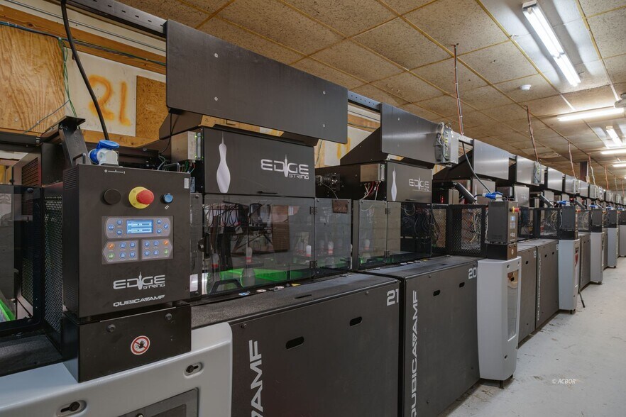 More Photos Of 1037 OH-7, Gallipolis Sports And Entertainment For Sale