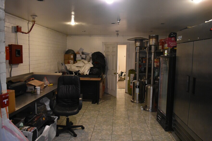 More Photos Of 8614-8616 Mettler St, Los Angeles Industrial For Sale