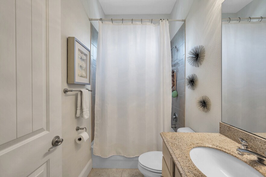 More Photos Of 429 2nd St S, Safety Harbor Specialty For Sale