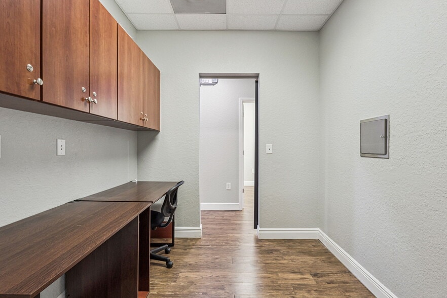 More Photos Of 235 Hatteras Ave, Clermont Medical For Lease