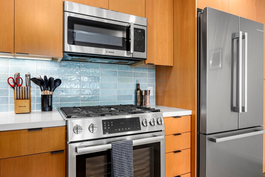 More Photos Of 208-210 Capitola Ave, Capitola Storefront Retail Residential For Sale