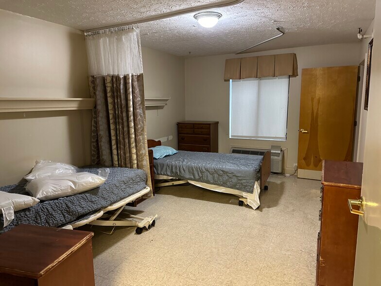 More Photos Of 4604 Lowe Rd, Louisville Rehabilitation Center For Sale