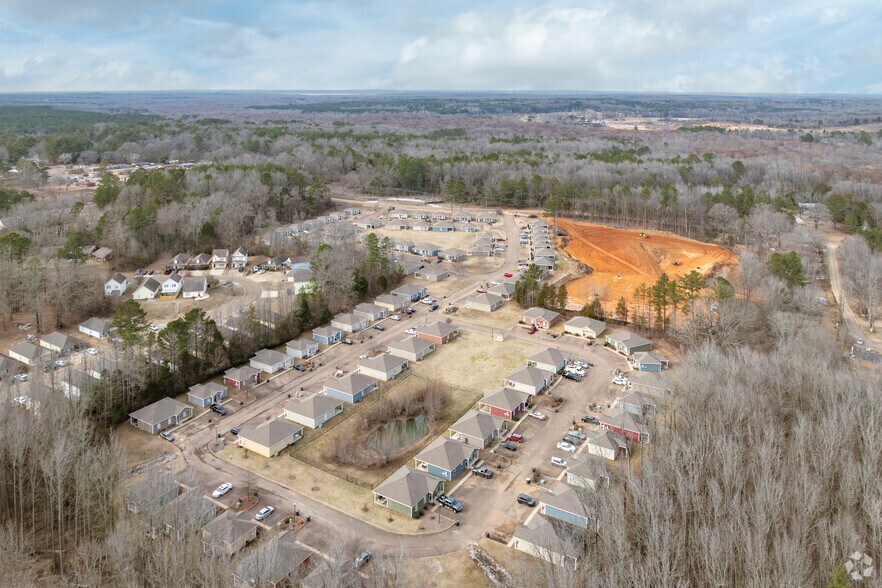 More Photos Of 360-372 Acadia Loop, Oxford Apartments For Sale