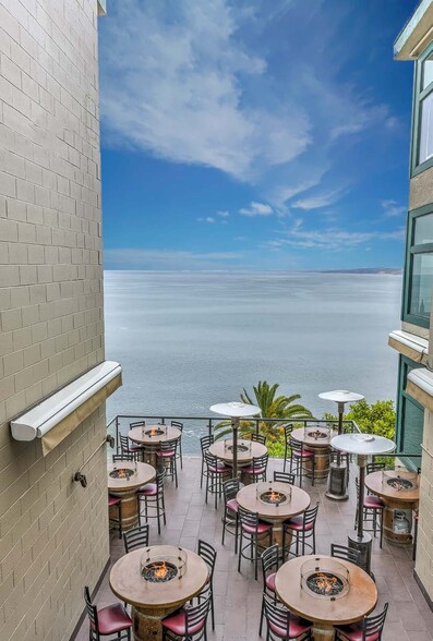 More Photos Of 1250 Prospect St, La Jolla General Retail For Lease