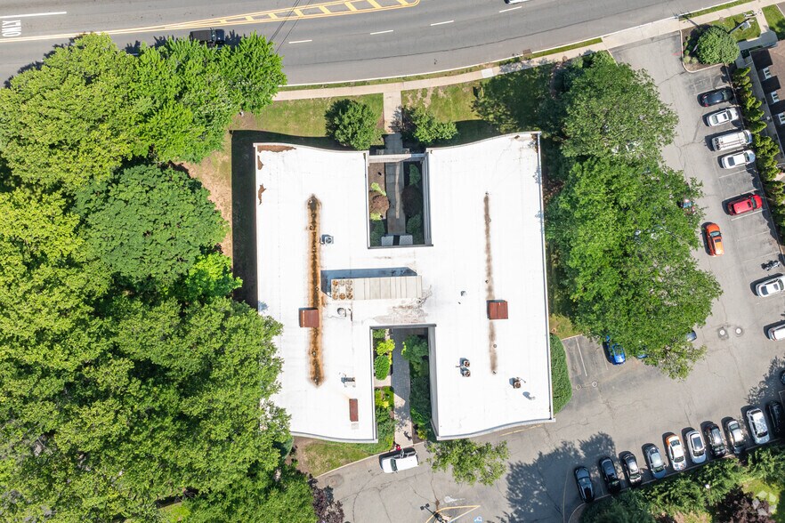 More Photos Of 1600 Saint Georges Ave, Rahway Office For Lease