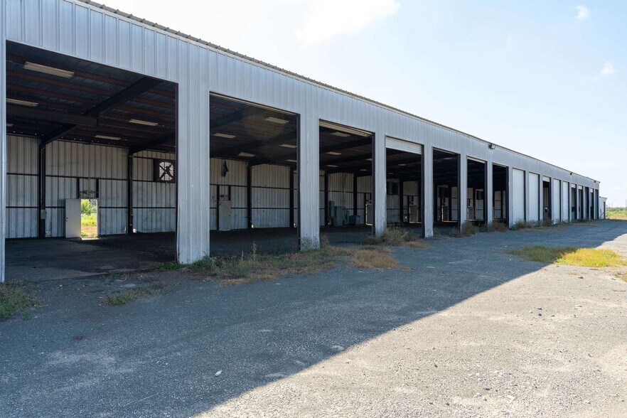 More Photos Of 992 FM 81, Goliad Warehouse For Sale