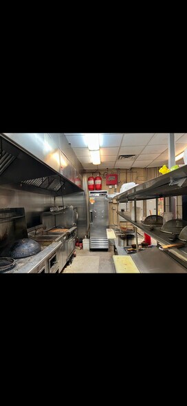 More Photos Of 2513-2619 E Fourth Plain Blvd, Vancouver Restaurant For Lease