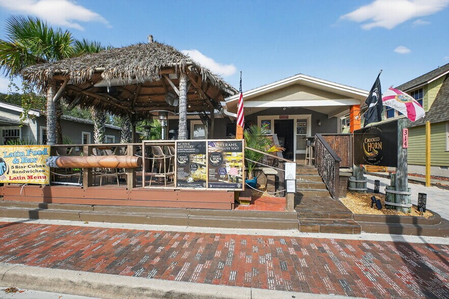 More Photos Of 314 Flagler Ave, New Smyrna Beach Storefront For Sale
