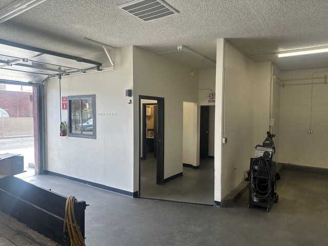 More Photos Of 55 S Wells Ave, Reno Veterinarian Kennel For Lease