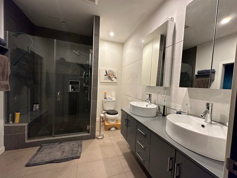 More Photos Of 116 Wright St, Newark Warehouse For Sale