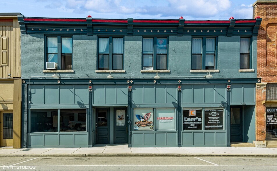 More Photos Of 218-224 S State St, Marengo Storefront Retail Residential For Lease