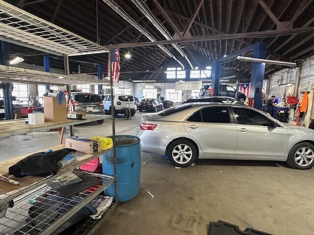 More Photos Of 1537 Bridge St, New Cumberland Auto Dealership For Sale