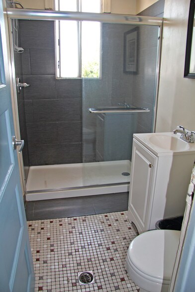 More Photos Of 401-419 W Main St, Alhambra Storefront Retail Residential For Lease