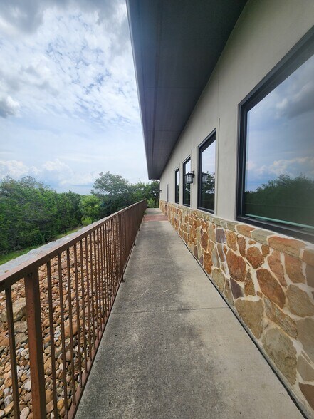 More Photos Of 21200 TX-46, Spring Branch Medical For Sale