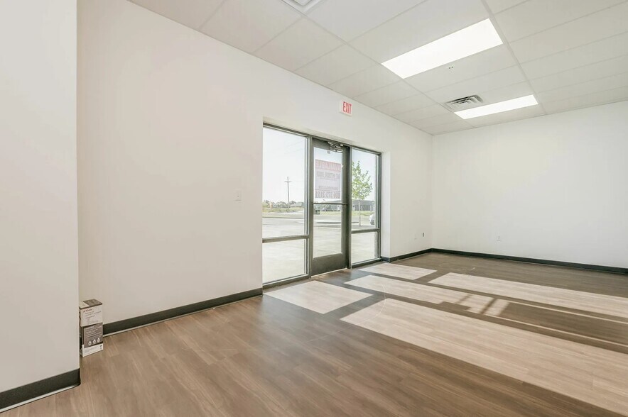 More Photos Of 9400 Hillside Rd, Amarillo Storefront For Sale