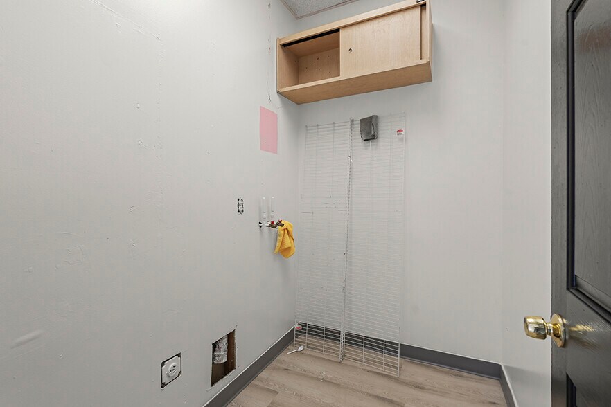 More Photos Of 410-412 E Santa Clara St, San Jose Storefront For Sale