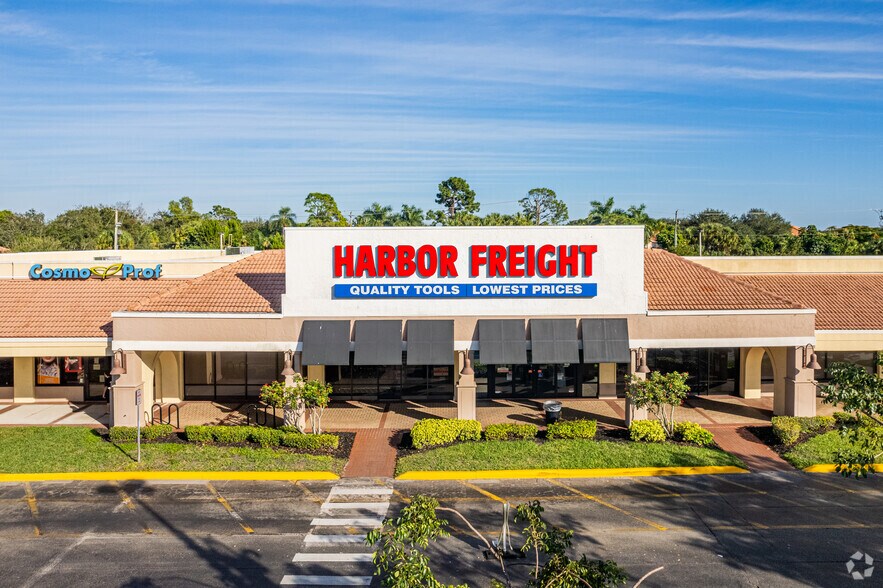 More Photos Of 8951 Bonita Beach Rd SE, Bonita Springs Restaurant For Lease