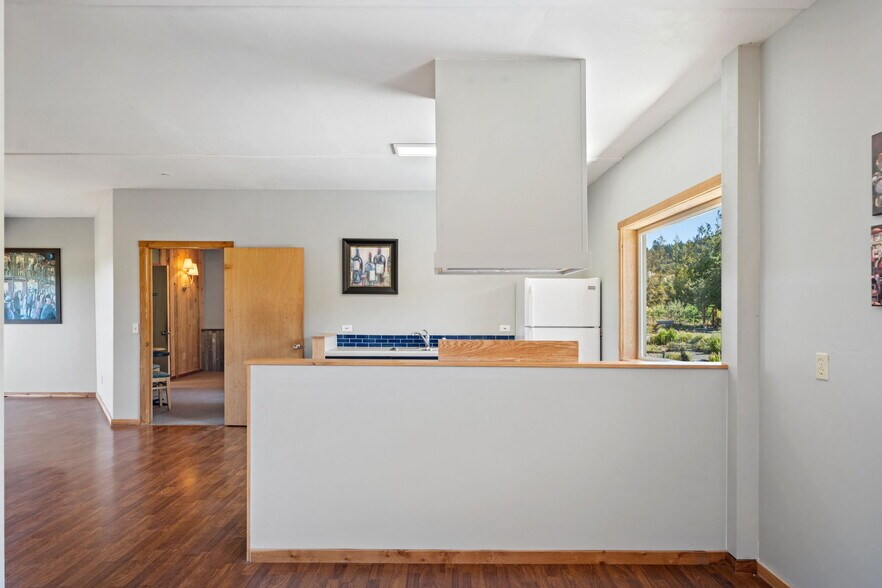 More Photos Of 101 Provence View Ln, Sequim Restaurant For Sale