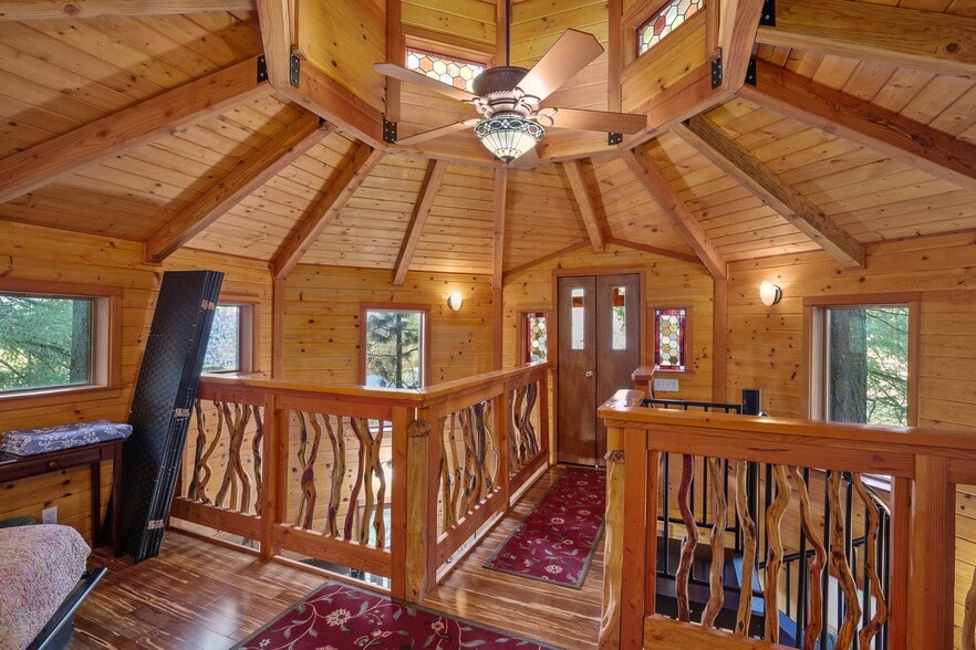 More Photos Of 3305 Dick George Rd, Cave Junction Hospitality For Sale