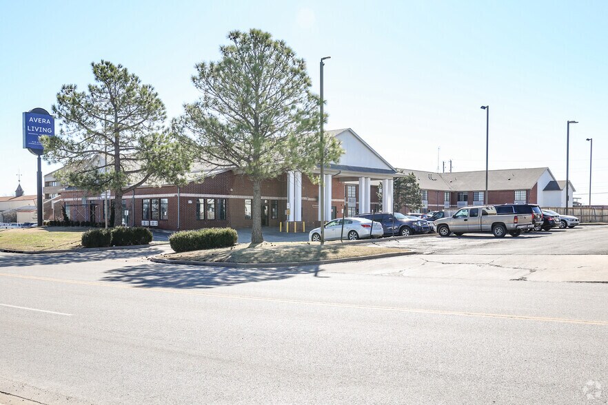 More Photos Of 3211 S 79th East Ave, Tulsa Apartments For Sale